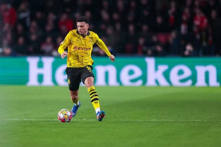 德甲直播在线：2025德甲联赛的激情与荣耀，如何在家轻松观看直播？