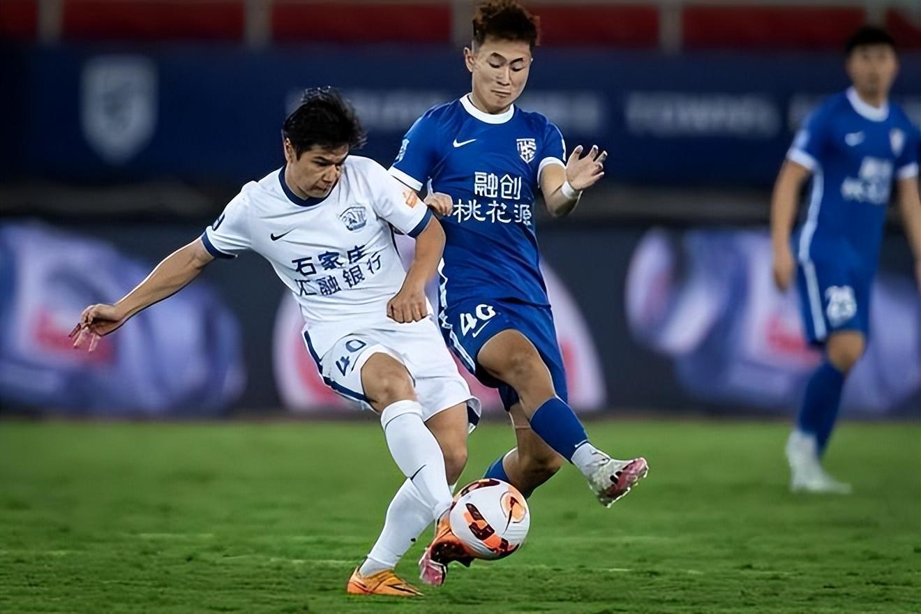 武汉三镇足球队凭什么三年冲超夺冠? 武汉三镇足球队凭什么三年冲超夺冠?