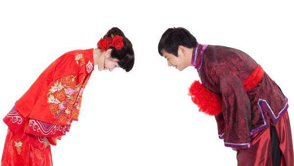 八字中怎么知道嫁的远近-八字看另一半距离你远近