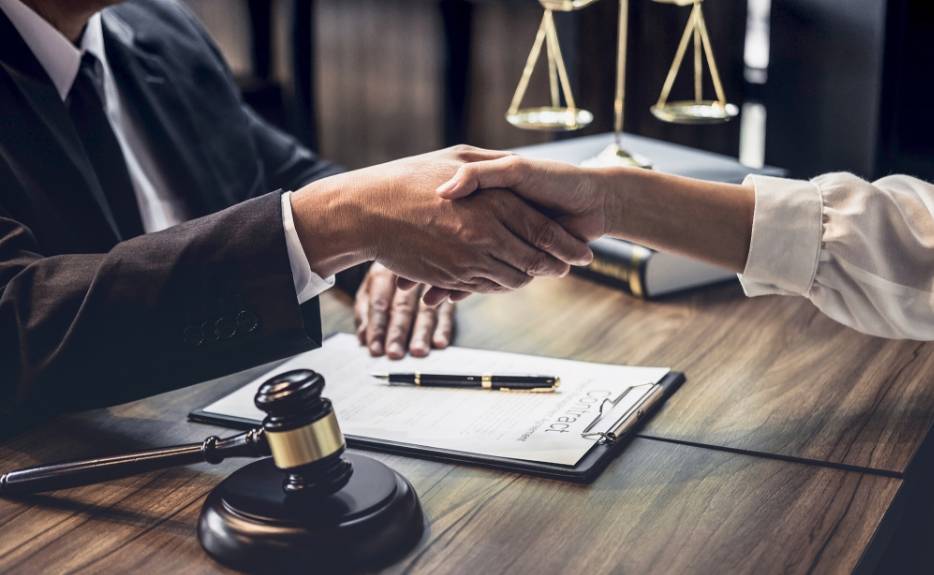 兼职律师工作模式介绍：条件、业务范围及典型案例解析？