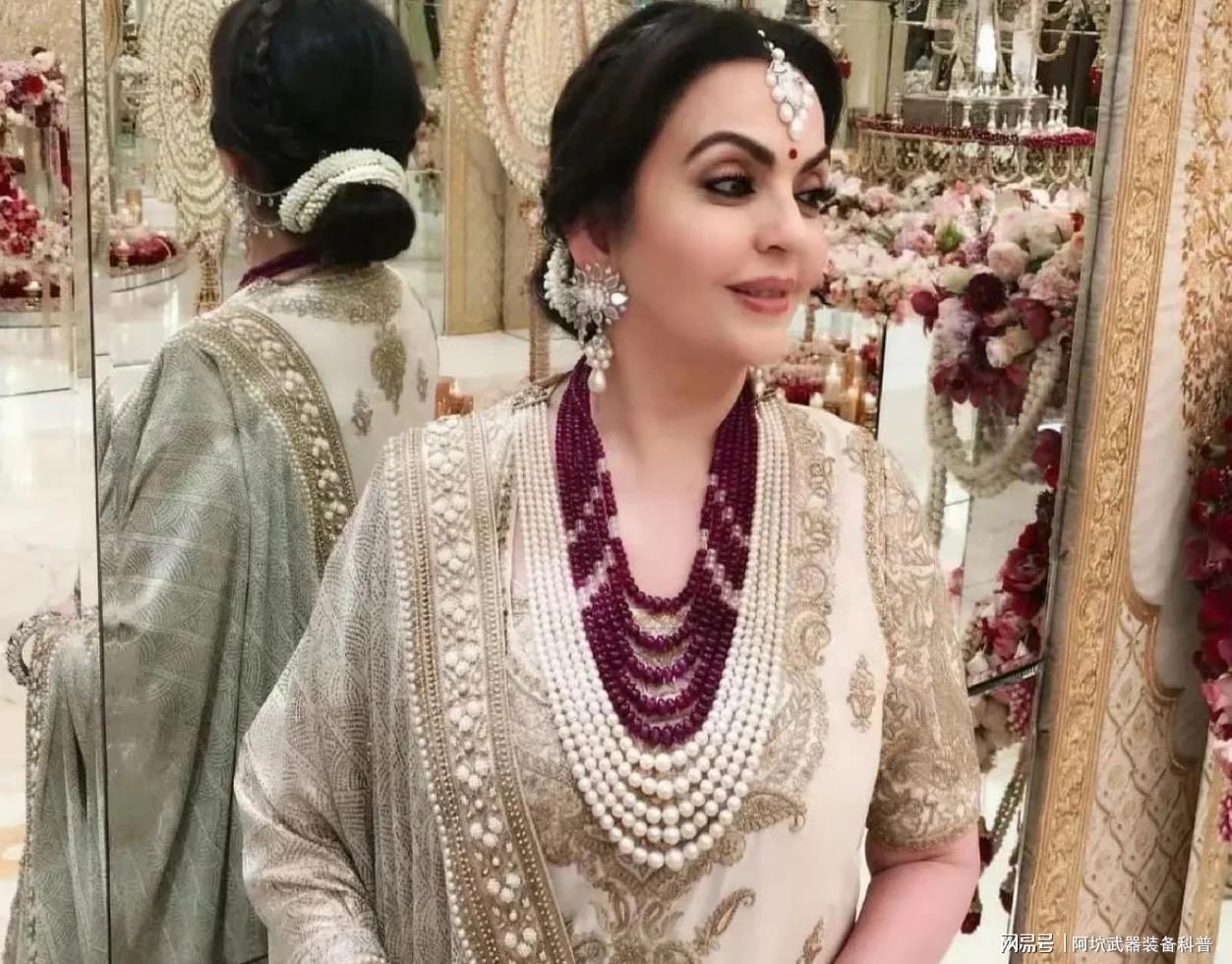 印度首富仆人伺候的奢华生活 印度首富仆人伺候的奢华生活