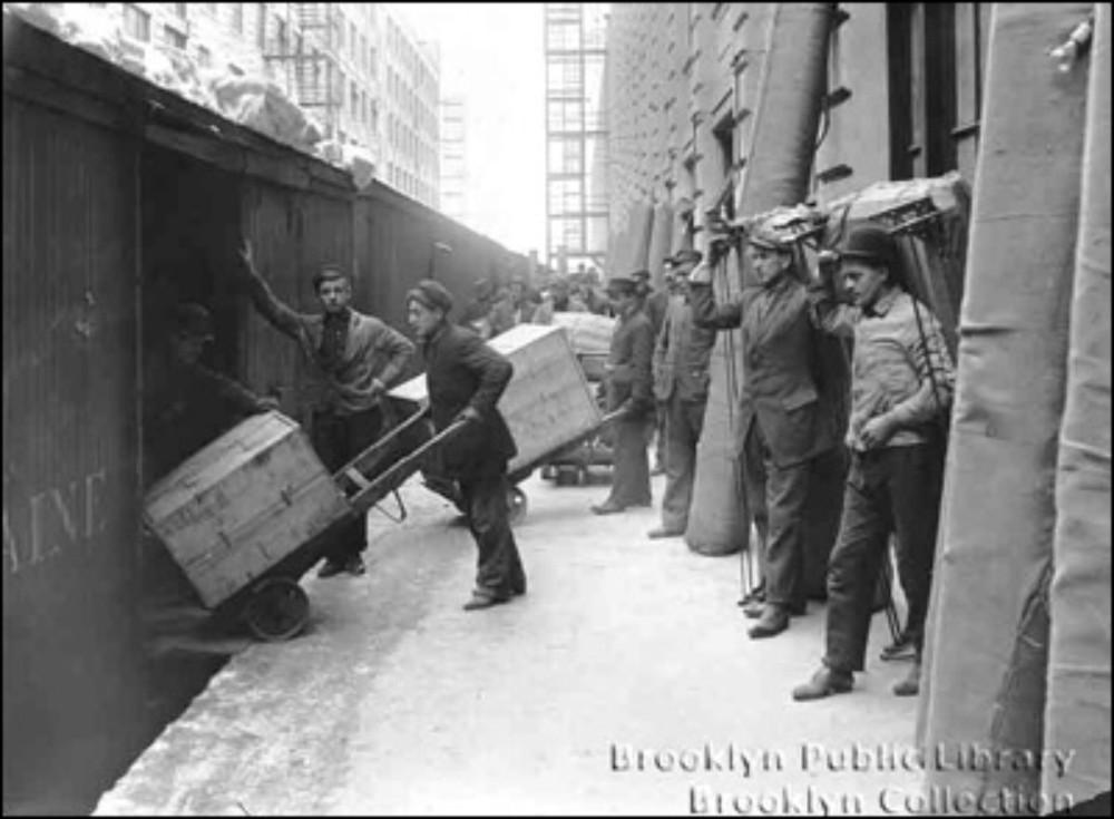 梦见在船上工作预示什么？2025周公解梦与转运指南