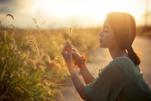 别再困在回忆里！两年后忘掉思念之人的诀窍