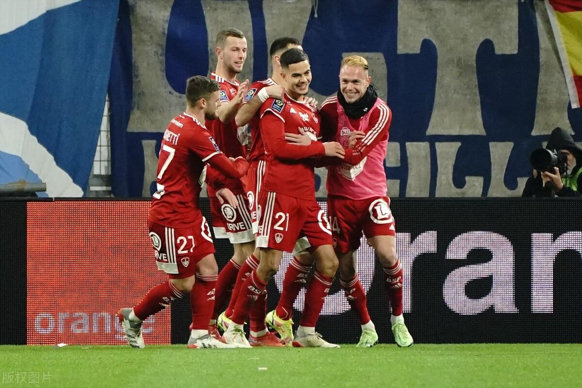 法甲冠军到底是怎么 抢 到手的? 法甲冠军到底是怎么 抢 到手的?