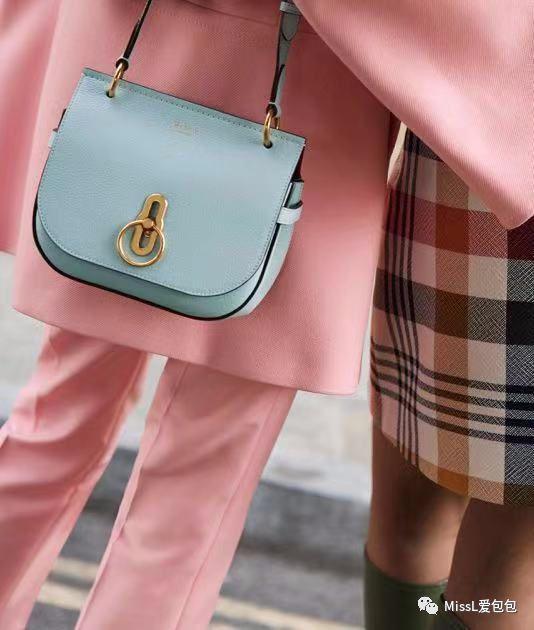 梦见家中客人未用餐离开？2025处女座贵人运破解指南