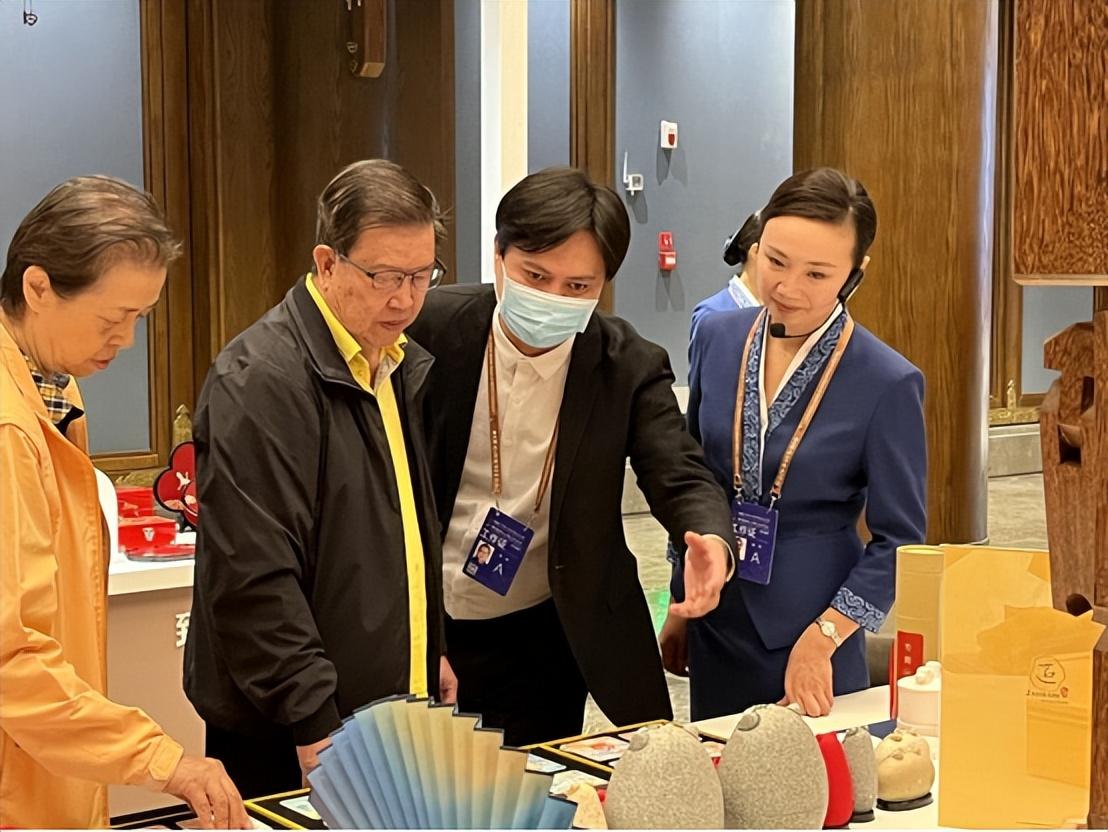 第一次参加华侨华人论坛需要准备什么？