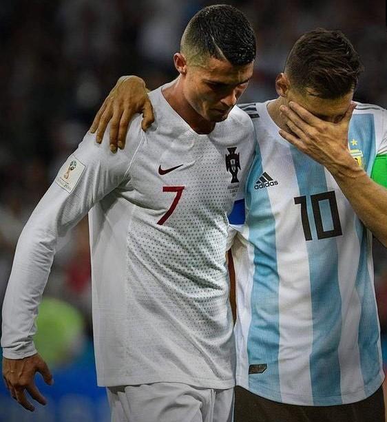 梅西妻子晒夺冠合照为何引发全网狂欢？