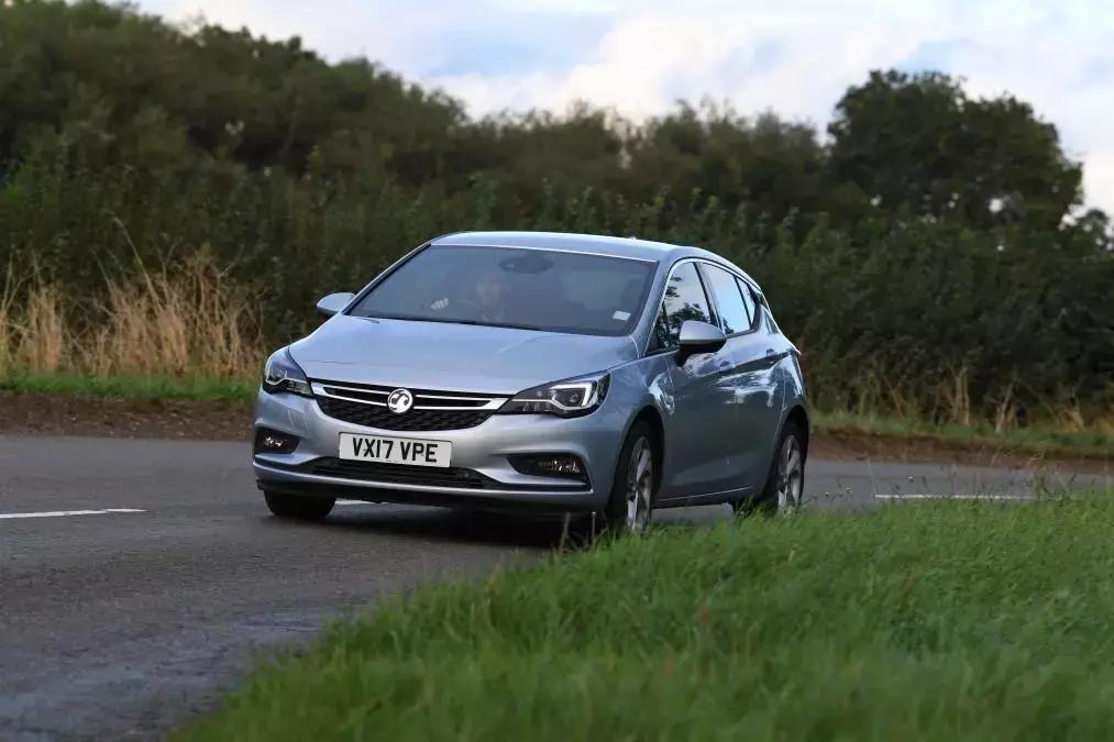 咨询律师收费多少钱？收费标准与免费服务路径全解析