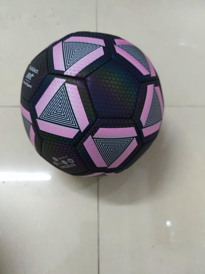 【足球产品评测】深入剖析，为你推荐优质足球产品