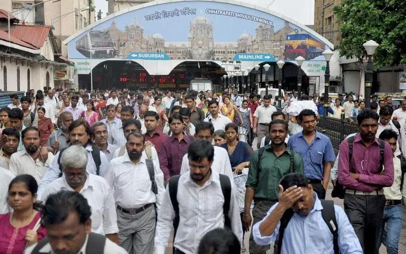 震惊！印度人移民潮背后，竟是这些经济因素在作祟？