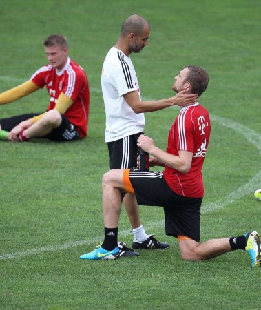 巴德施图贝尔：三次十字韧带撕裂为何还能当拜仁定海神针？