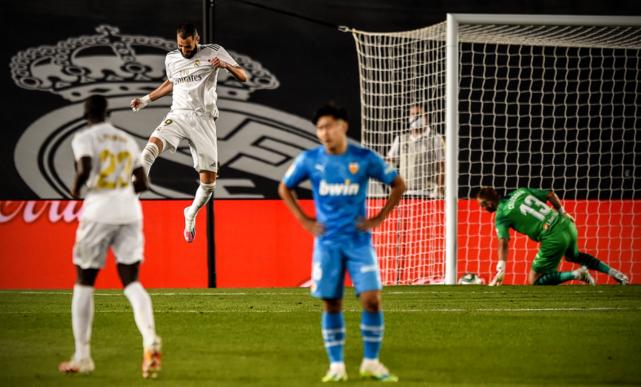 巴萨为什么总在冬季捡漏？