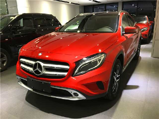 2016款奔驰GLA200外观设计_奔驰gla新款2016年_奔驰GLA200内饰配置