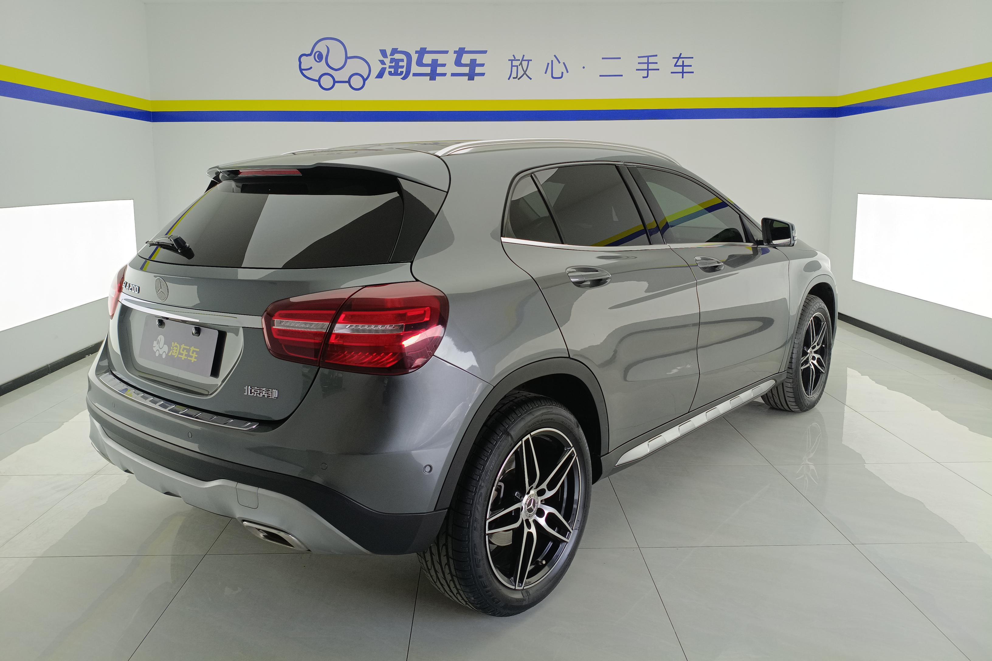 奔驰gla有几个版本_ 二手奔驰GLA 2018款评测 _