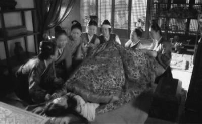 2025梦见两条黑蟒蛇？财富危机与能量破解全指南