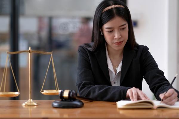 刑事律师免费咨询微信号是多少?专业律师为您把脉风险与机会 刑事律师免费咨询微信号是多少?专业律师为您把脉风险与机会