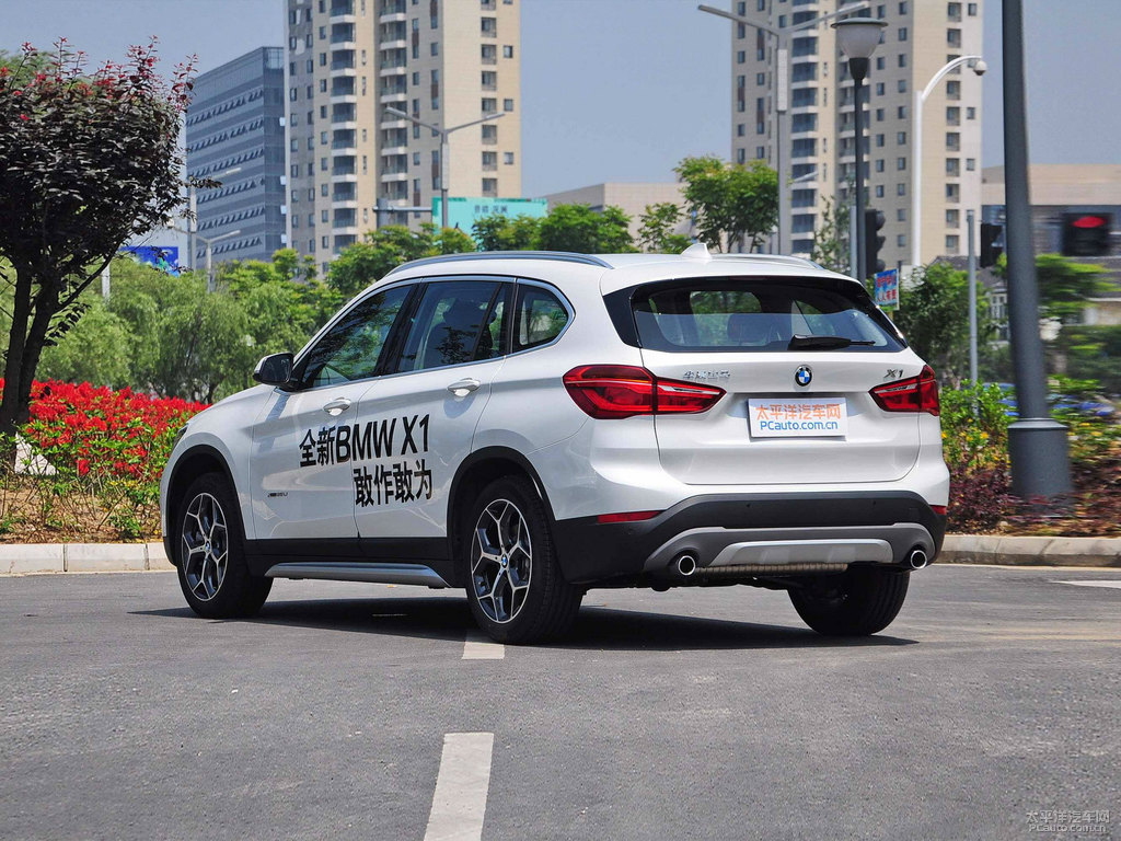 宝马x1图片高清大图哪里找？白色款M运动套装实拍详解