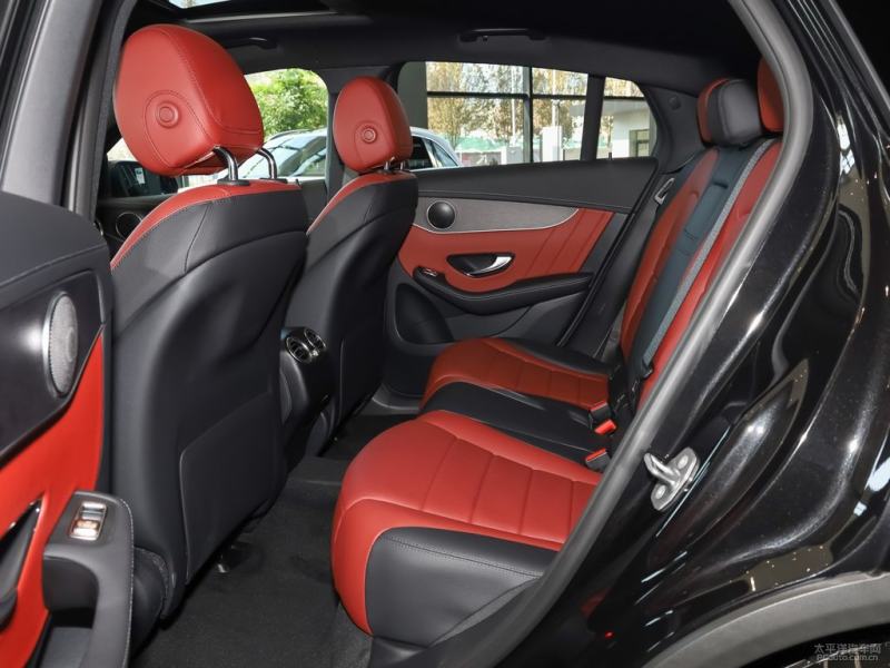 2021款奔驰GLC轿跑SUV内饰评价_glc260进口轿跑值得买吗_奔驰GLC轿跑SUV进口版配置分析