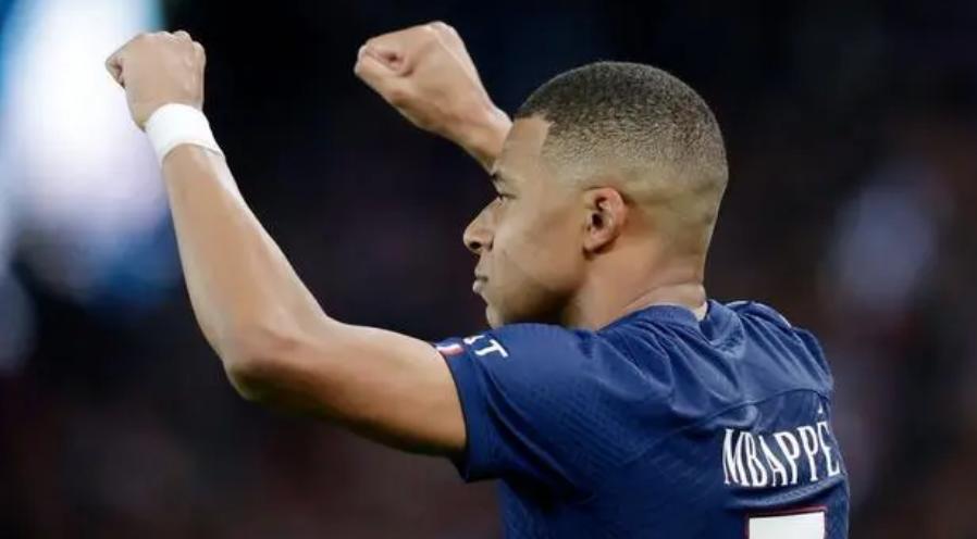 姆巴佩到底还能在巴黎待多久？