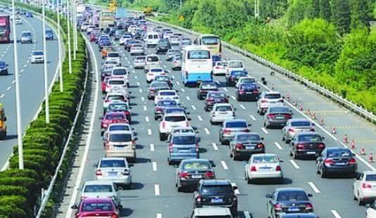 为什么公路片里的主角总在不停赶路？