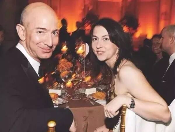 不容小觑！她是如何助力丈夫登上首富宝座的