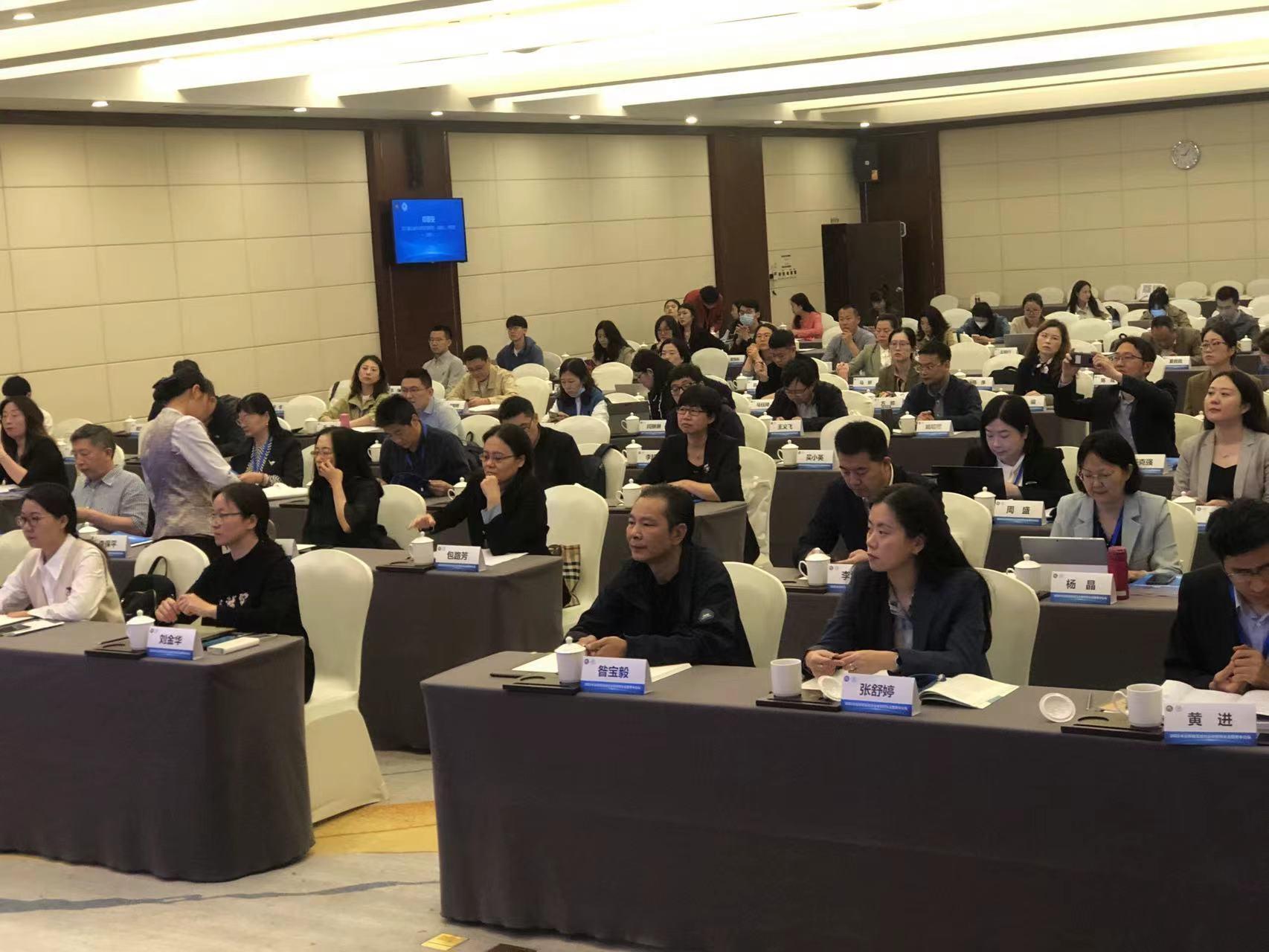 二手代步车怎么选？2012款高尔夫避坑省3万 通勤神器实测报告