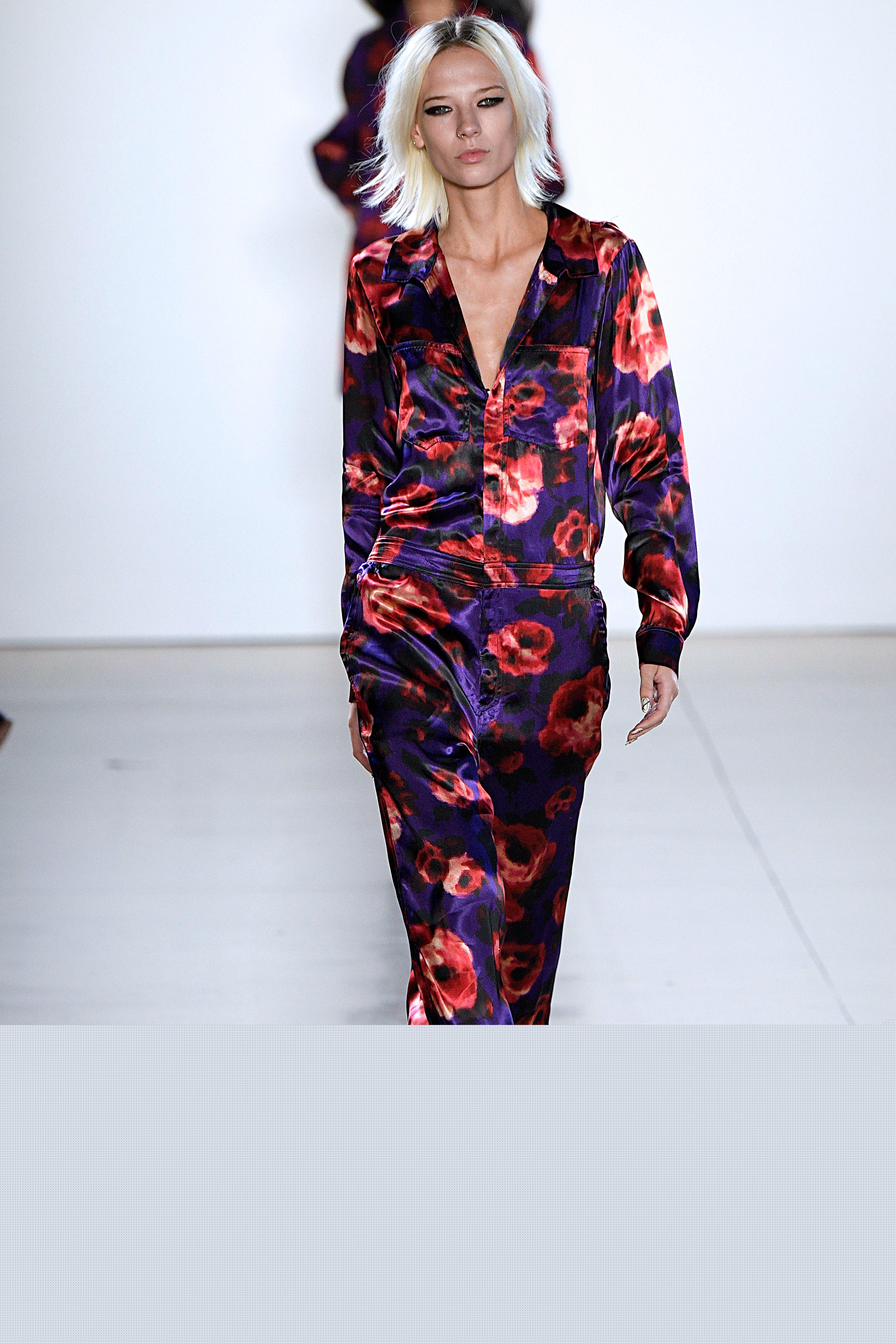 给猫穿丝袜真的能防拆家吗？