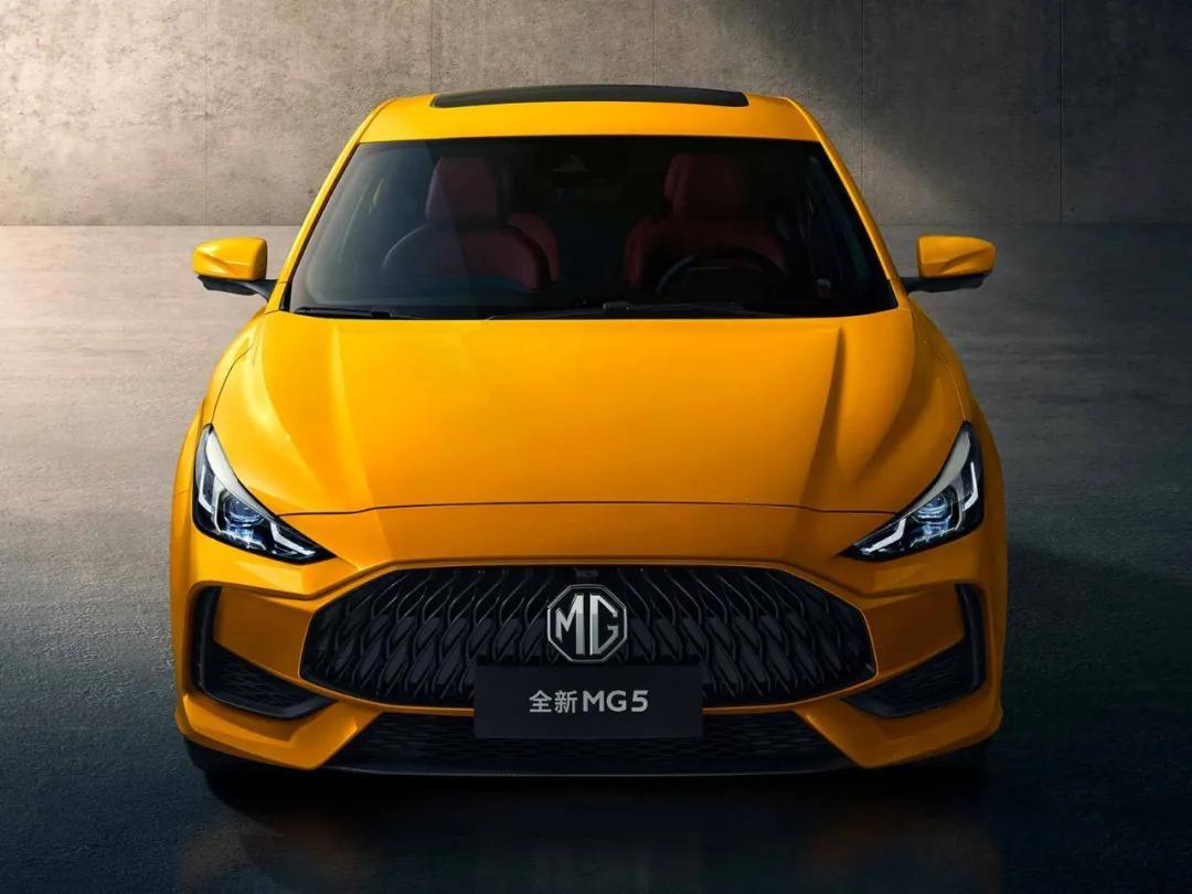 如何预算12万拿下高颜值家轿？MG5三厢省3万购车攻略全解析