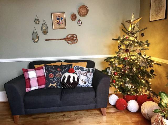 如何用圣诞装饰打造一个既温馨又个性化的节日之家？