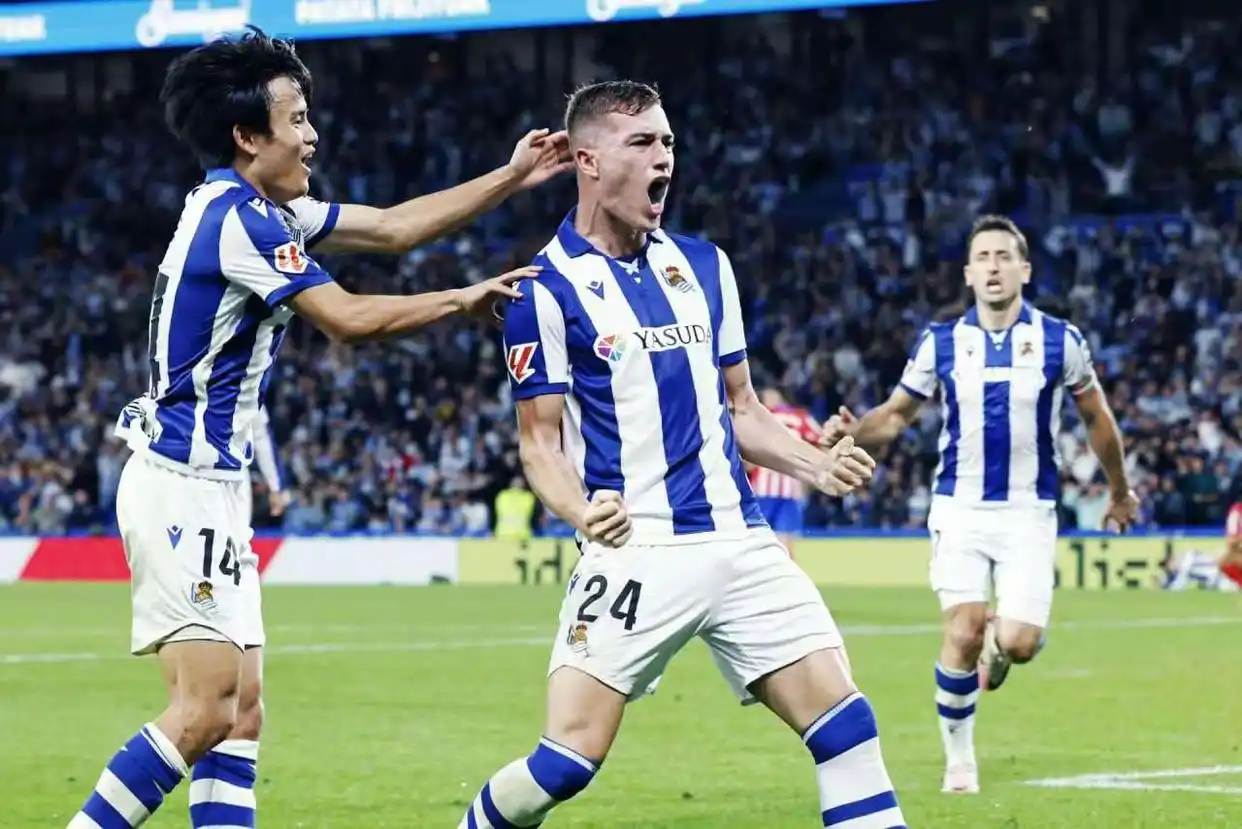 西甲最新比赛及排名_马竞领跑积分榜_西甲半程积分榜