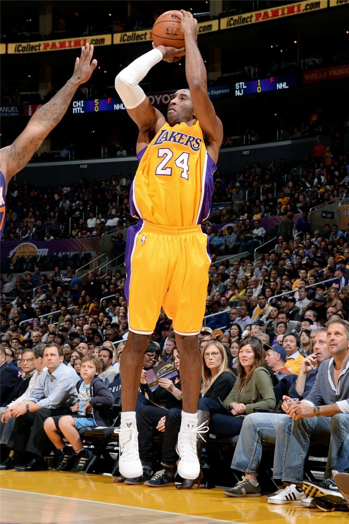 塔图姆为什么凌晨三点给科比发短信？