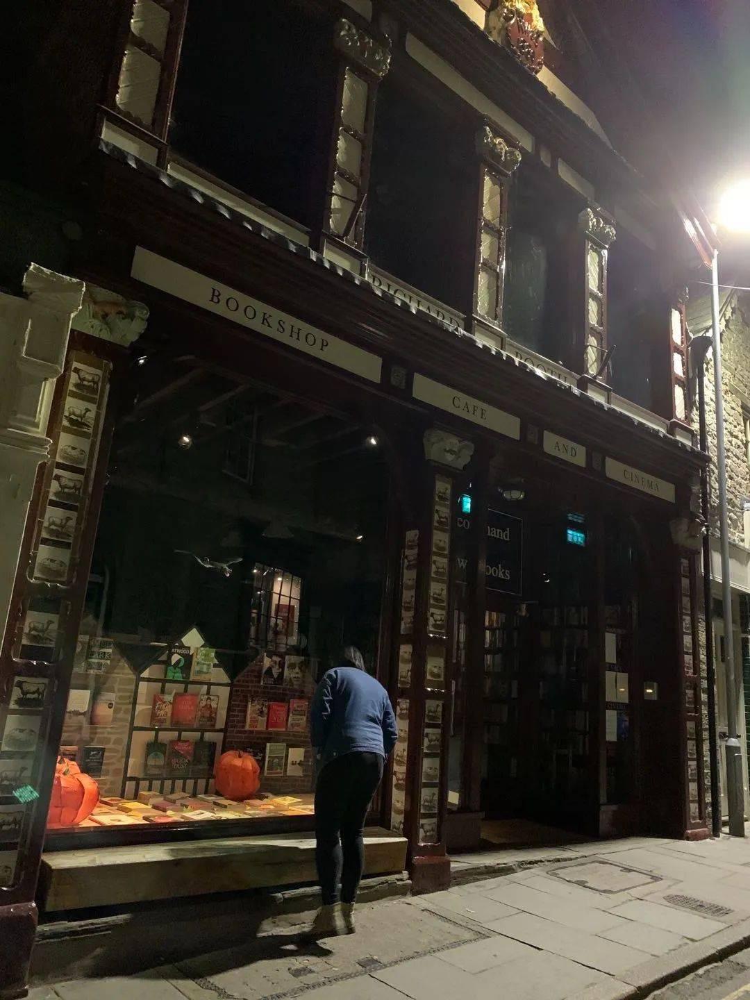 汤珈铖在北美华人论坛怎么突然爆红了？