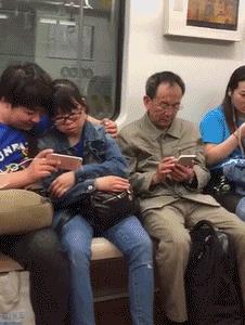 梦见自己瘸了暗藏的5个心理真相与化解指南 梦见自己瘸了暗藏的5个心理真相与化解指南