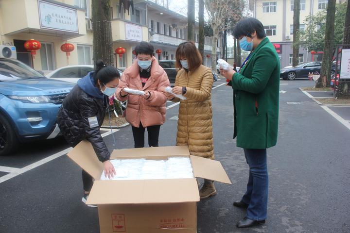 淘宝个人店铺怎么转企业店铺？个人淘店和企店哪个好？