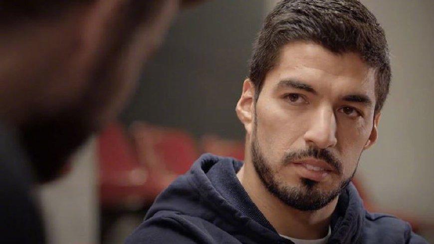 这前锋咬人还当英雄?他到底是哪国的神仙球员? 这前锋咬人还当英雄?他到底是哪国的神仙球员?