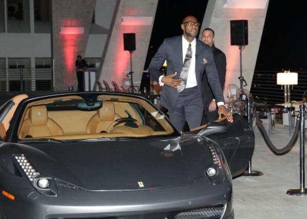 成都豪车俱乐部:奢华体验背后的秘密,超跑圈层如何玩转西南市场 成都豪车俱乐部:奢华体验背后的秘密,超跑圈层如何玩转西南市场