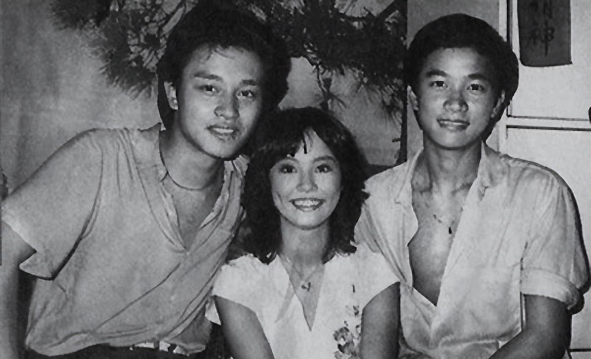 征途电子狗：智能驾驶伴侣如何重塑行车安全，功能解析与用户实测全揭秘