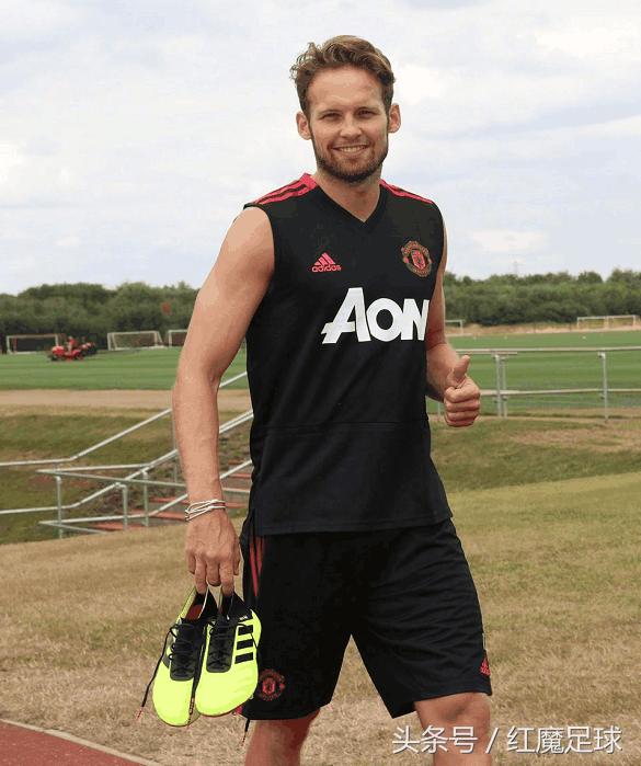 加纳队出征世界杯忘带球衣怎么办？