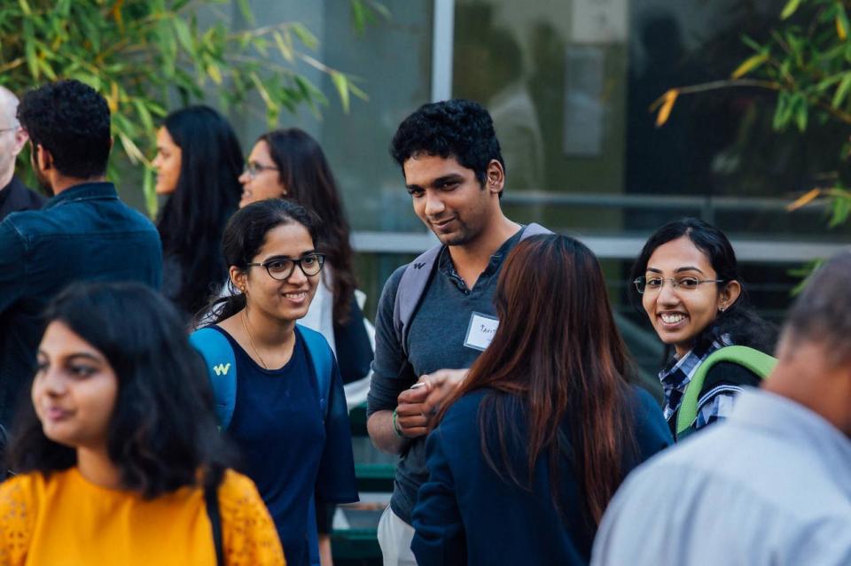 印度学生为何青睐中国?丰厚奖学金助力来华留学梦想 印度学生为何青睐中国?丰厚奖学金助力来华留学梦想