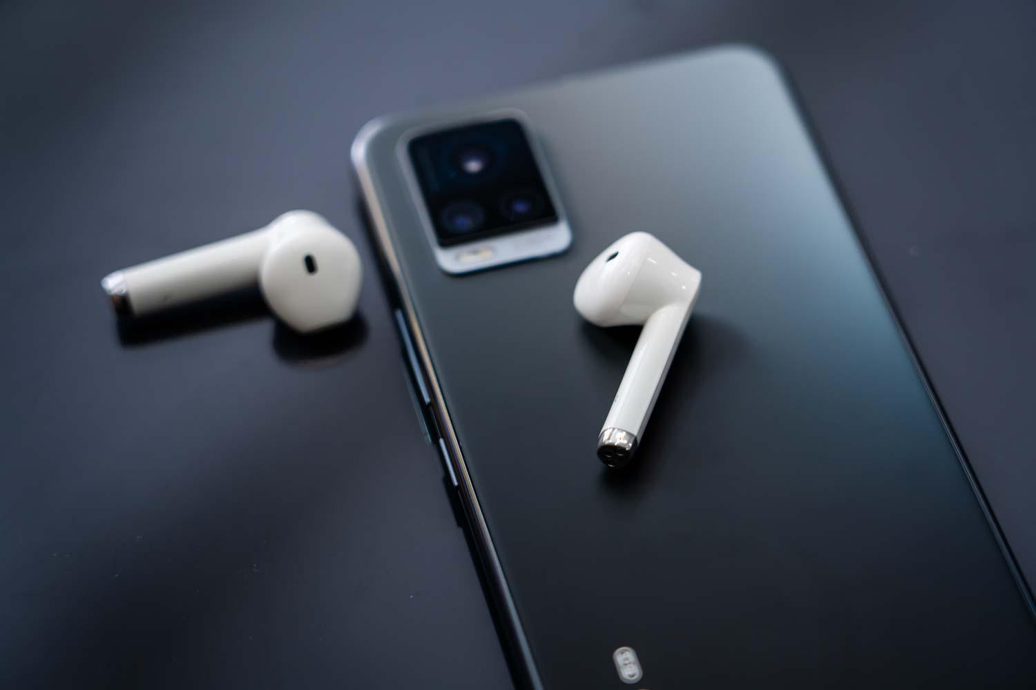 梦见下面很多水预兆全解：2025年运势密码与破局之道