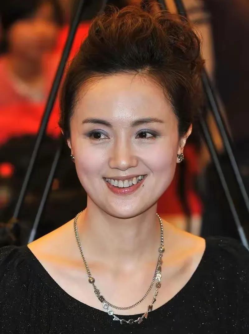 朱媛媛面相分析图：圆脸福相为何未能带来长寿？