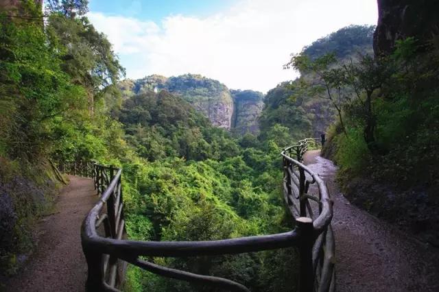 年轻球员如何用足球传递人文关怀？
