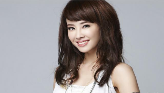 蔡依林身世揭秘：普通家庭走出的天后