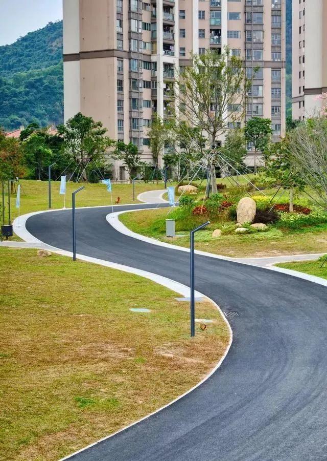 世界杯足球场的面积是多少？