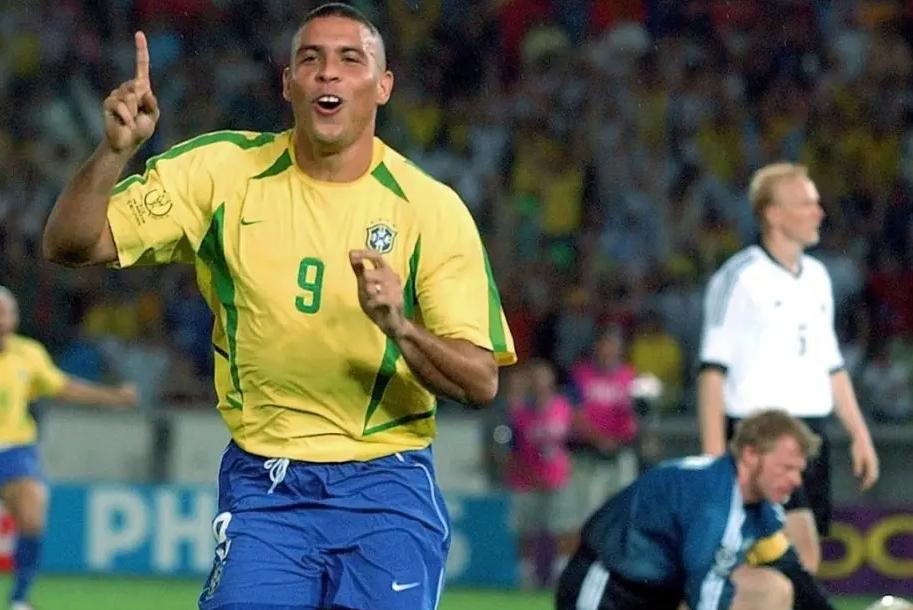 皮尔洛的勺子点球为什么能骗过世界级门将? 皮尔洛的勺子点球为什么能骗过世界级门将?