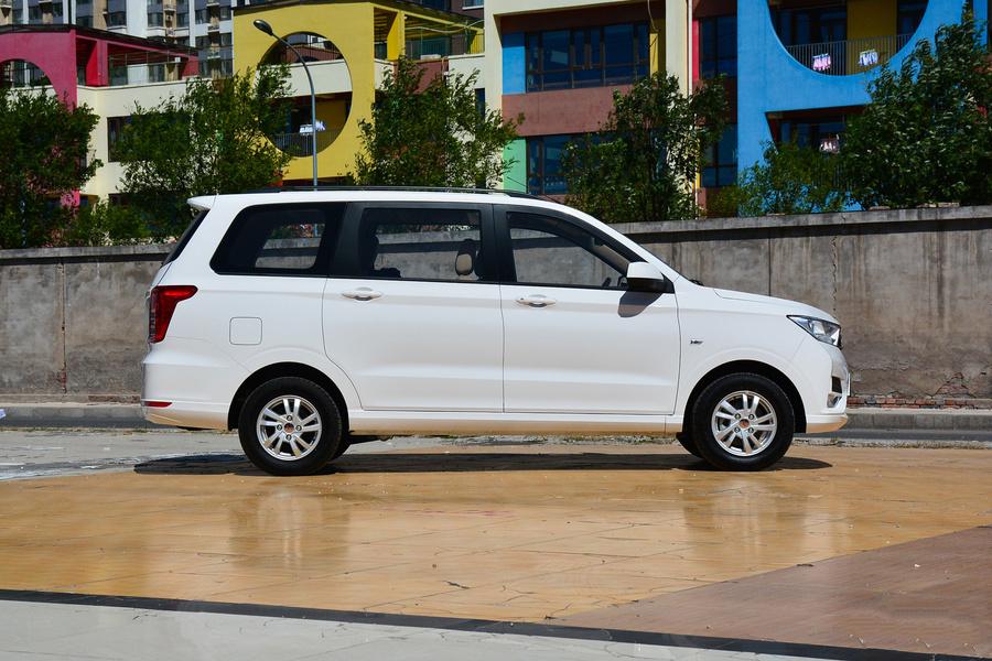 五菱宏光S真的适合新手第一辆车吗？