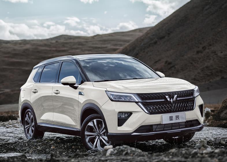 五菱宏光星辰SUV真的是新手小白的第一台车最优解吗? 五菱宏光星辰SUV真的是新手小白的第一台车最优解吗?