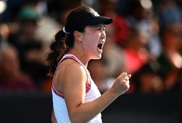 踢球究竟能有多拼命？布莱恩·罗布森的膝盖里还留着螺丝钉你知道吗？