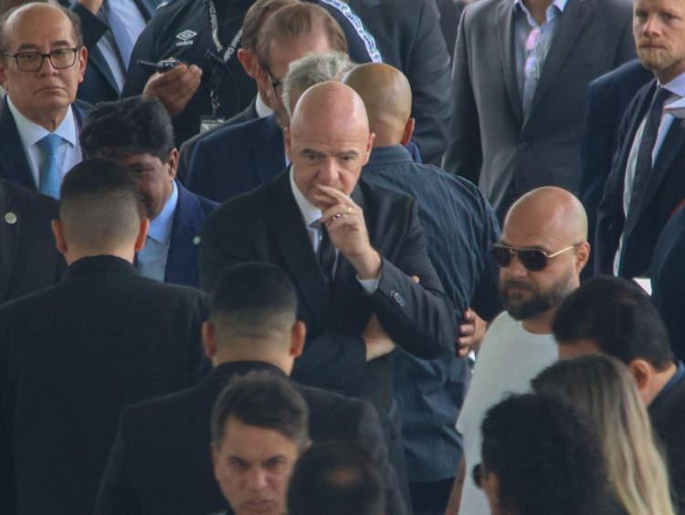 贝利为什么要睡在 天上 ？垂直公墓真的能住人吗？