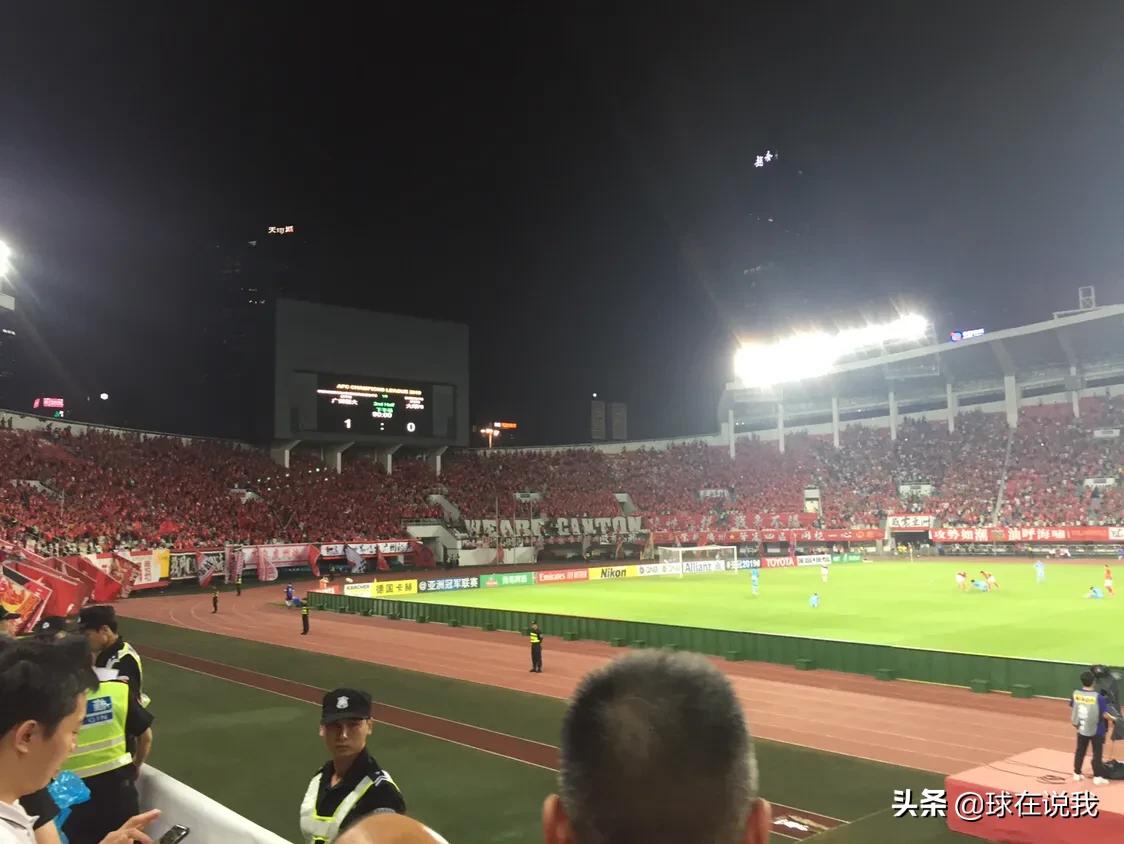 恒大队歌凭什么能让全场五万人疯狂跟唱？